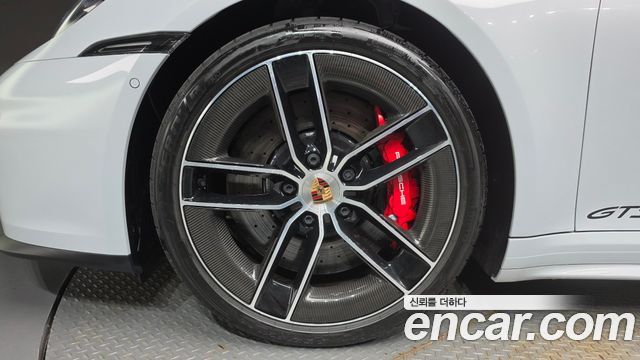 Porsche 911 (992) Carrera 4 GTS 2025 — фото 5