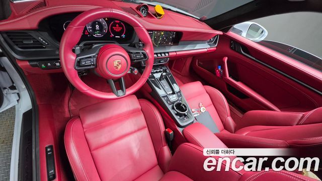 Porsche 911 (992) Carrera 4 GTS 2025 — фото 7