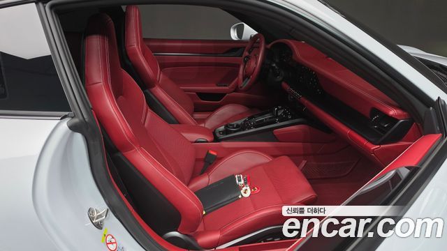 Porsche 911 (992) Carrera 4 GTS 2025 — фото 10