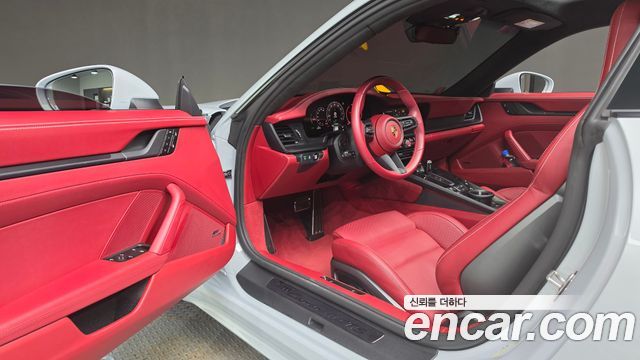 Porsche 911 (992) Carrera 4 GTS 2025 — фото 11