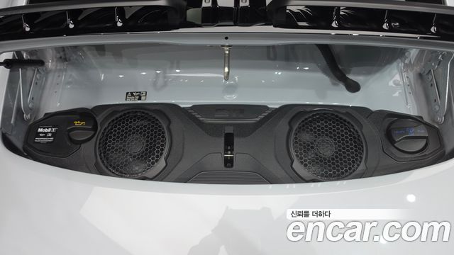 Porsche 911 (992) Carrera 4 GTS 2025 — фото 18