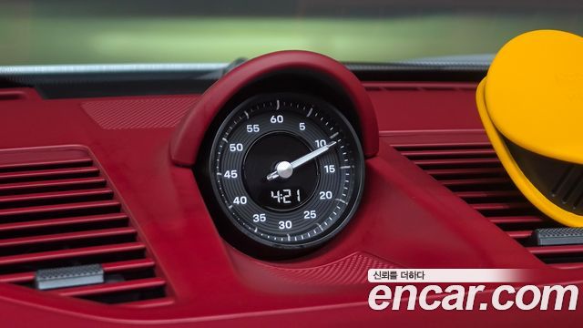 Porsche 911 (992) Carrera 4 GTS 2025 — фото 20