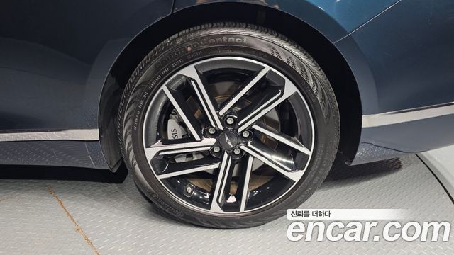 Genesis G80 (RG3) Gasoline 2.5 Turbo AWD 2025 — фото 21