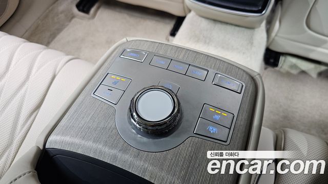 Genesis G80 (RG3) Gasoline 2.5 Turbo AWD 2025 — фото 28