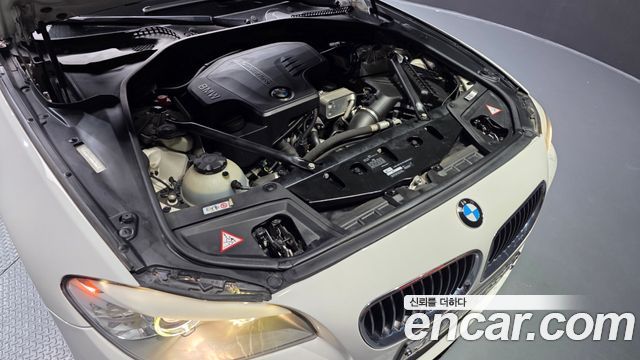 BMW 5 Series (F10) 528i 2012 — фото 6