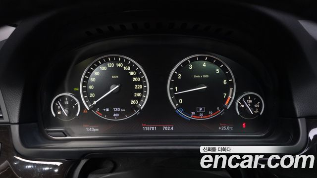BMW 5 Series (F10) 528i 2012 — фото 8