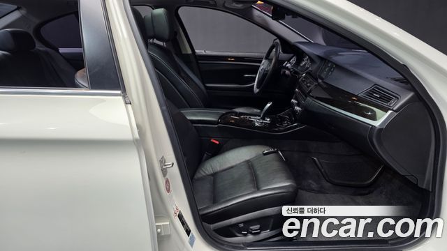 BMW 5 Series (F10) 528i 2012 — фото 11