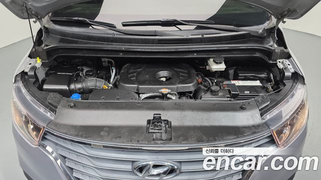 Hyundai Grand Starex Urban 9-Seater Premium 2019 — фото 6