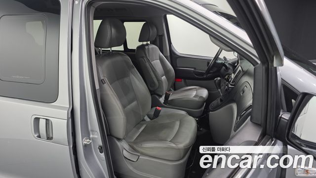 Hyundai Grand Starex Urban 9-Seater Premium 2019 — фото 12