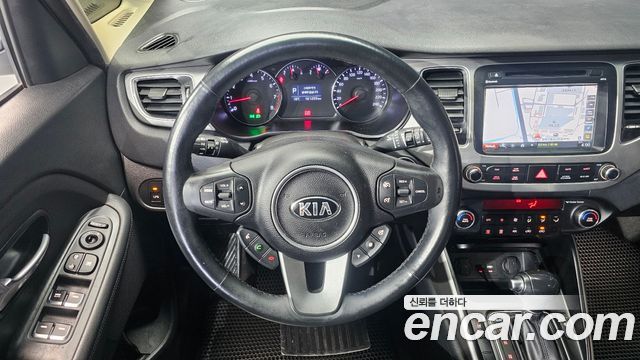 Kia Carens 2.0 LPi Prestige 2015 — фото 13