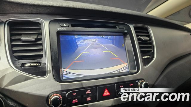 Kia Carens 2.0 LPi Prestige 2015 — фото 15