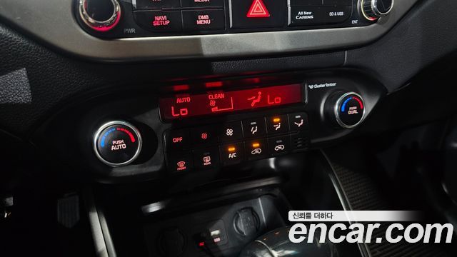 Kia Carens 2.0 LPi Prestige 2015 — фото 16