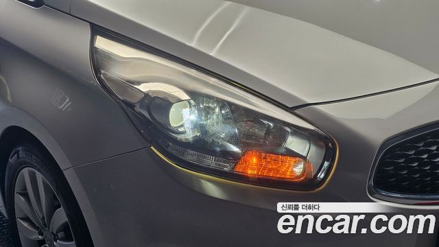 Kia Carens 2.0 LPi Prestige 2015 — фото 22