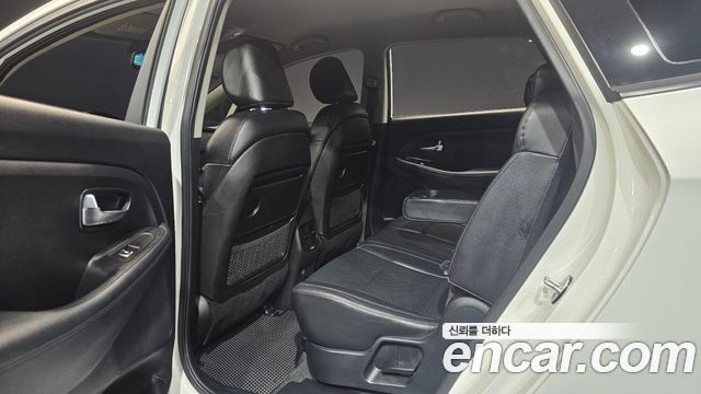 Kia Carens 2.0 LPi Prestige 2015 — фото 26