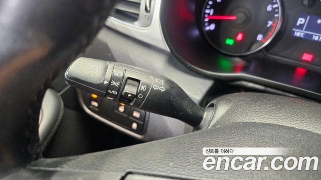 Kia Carens 2.0 LPi Prestige 2015 — фото 29