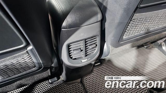 Kia Carens 2.0 LPi Prestige 2015 — фото 31