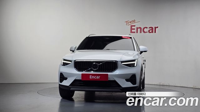 Volvo XC40 B4 Ultra Bright 2025 — фото 3