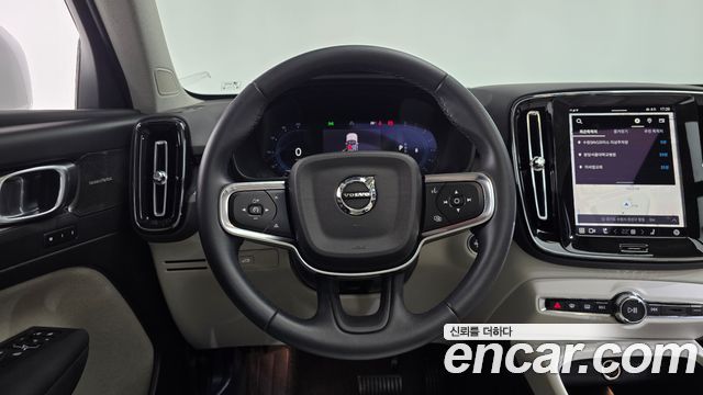 Volvo XC40 B4 Ultra Bright 2025 — фото 16