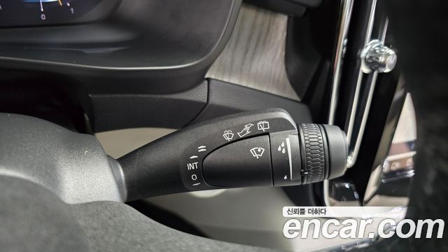 Volvo XC40 B4 Ultra Bright 2025 — фото 35