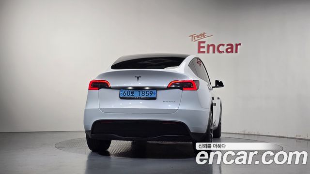 Tesla Model Y Long Range AWD 2022 — фото 4