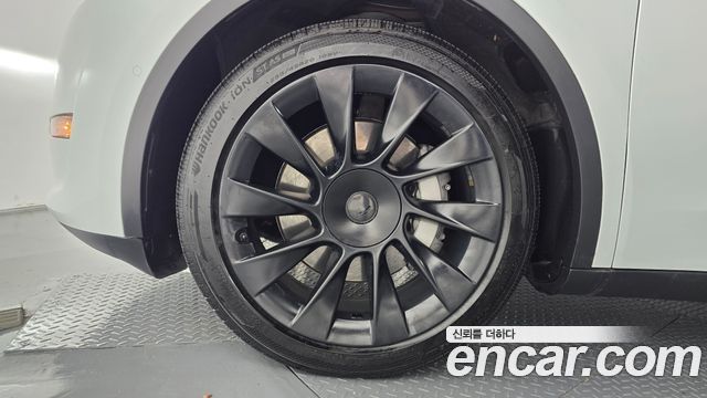 Tesla Model Y Long Range AWD 2022 — фото 5