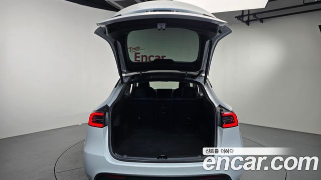 Tesla Model Y Long Range AWD 2022 — фото 21