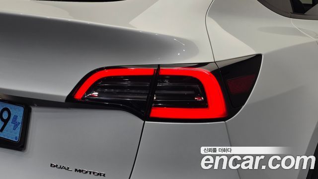 Tesla Model Y Long Range AWD 2022 — фото 29