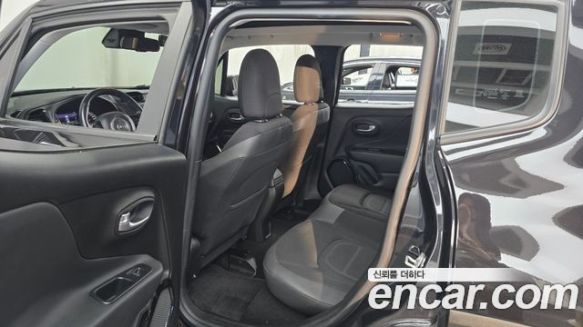 Jeep Renegade 2.0 Diesel Eagle Edition AWD 2017 — фото 12