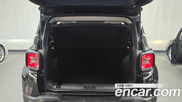 Jeep Renegade 2.0 Diesel Eagle Edition AWD 2017 — фото 19