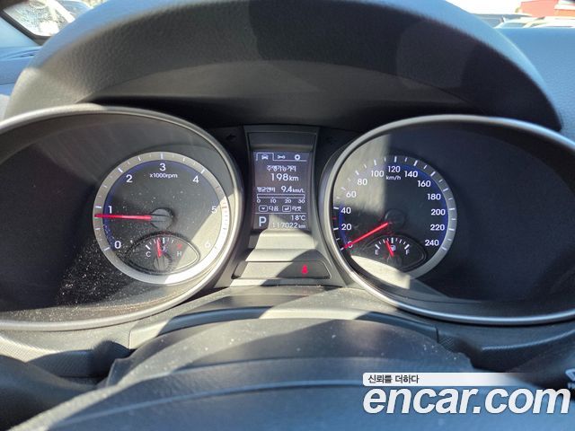 Hyundai Santa Fe (DM) Diesel(e-VGT) 2.0 2WD Premium 2015 — фото 8
