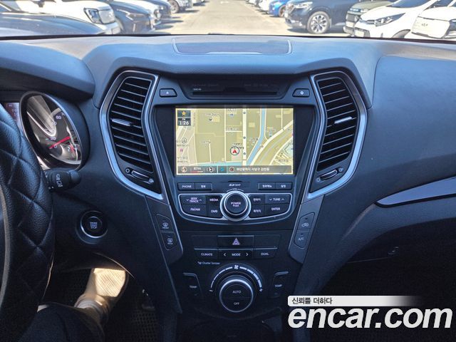 Hyundai Santa Fe (DM) Diesel(e-VGT) 2.0 2WD Premium 2015 — фото 9