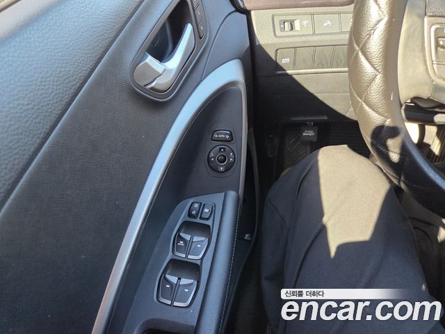Hyundai Santa Fe (DM) Diesel(e-VGT) 2.0 2WD Premium 2015 — фото 15