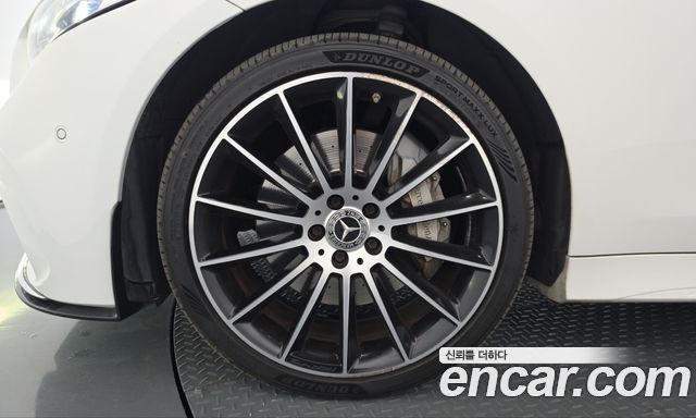 Mercedes-Benz CLS-Class (C257) CLS400d 4MATIC AMG Line 2019 — фото 5