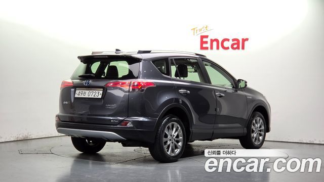 Toyota RAV4 2.5 4WD Hybrid 4th 2016 — фото 2