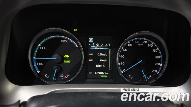 Toyota RAV4 2.5 4WD Hybrid 4th 2016 — фото 8
