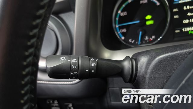 Toyota RAV4 2.5 4WD Hybrid 4th 2016 — фото 16