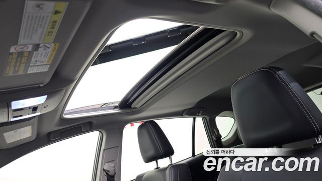 Toyota RAV4 2.5 4WD Hybrid 4th 2016 — фото 19