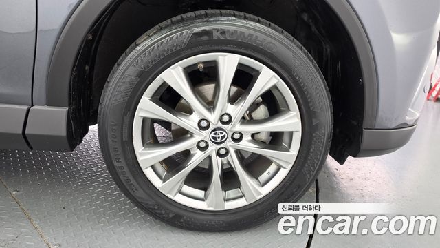 Toyota RAV4 2.5 4WD Hybrid 4th 2016 — фото 21