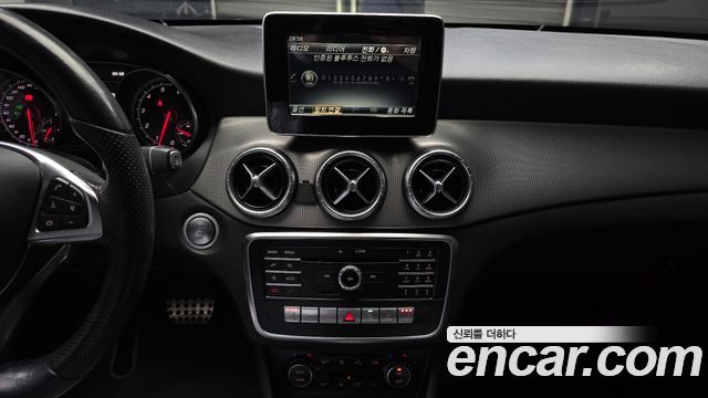 Mercedes-Benz CLA-Class (C117) CLA220 AMG Line 2019 — фото 16