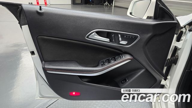 Mercedes-Benz CLA-Class (C117) CLA220 AMG Line 2019 — фото 24