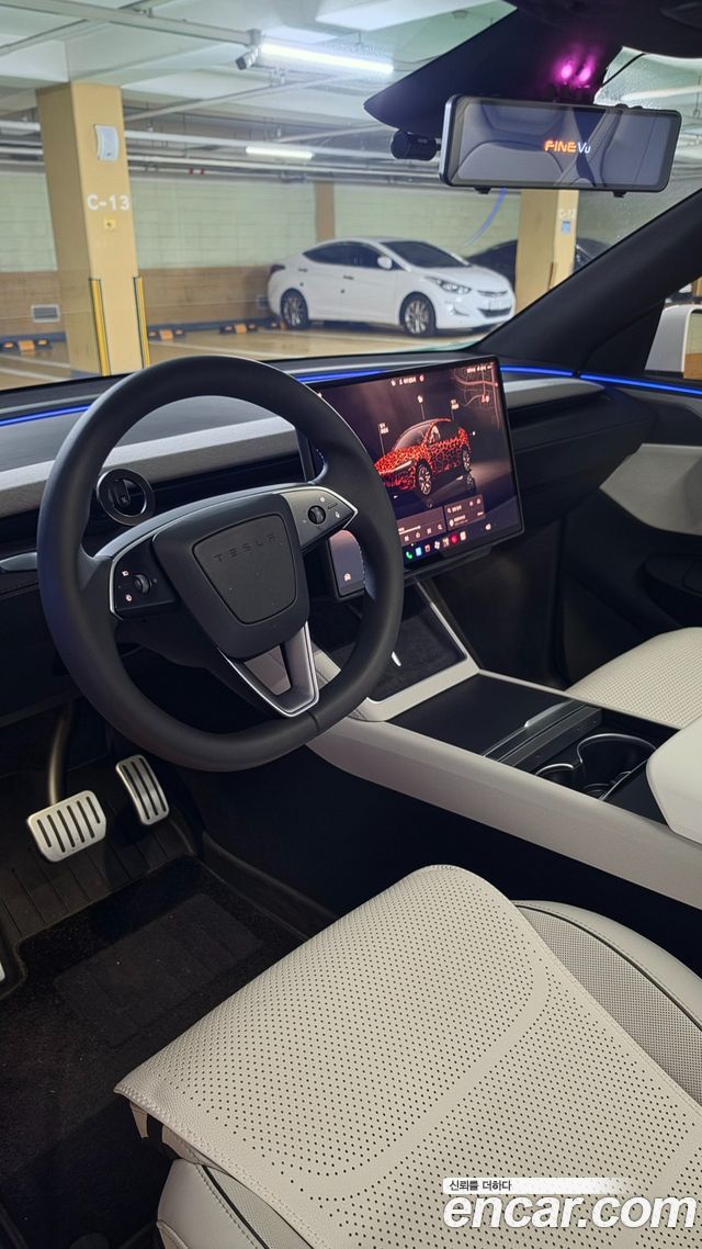 Tesla Model Y L Long Range AWD 2026 — фото 17