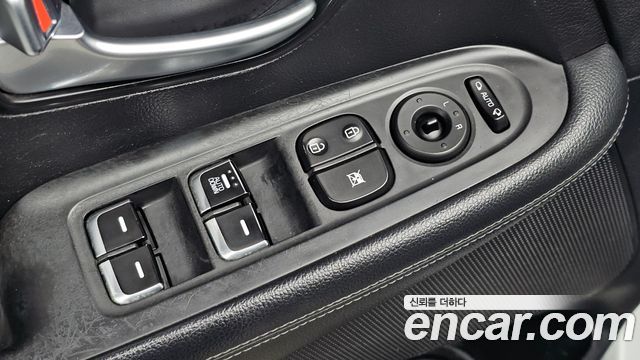 Kia Carens 2.0 LPI Luxury 2017 — фото 13