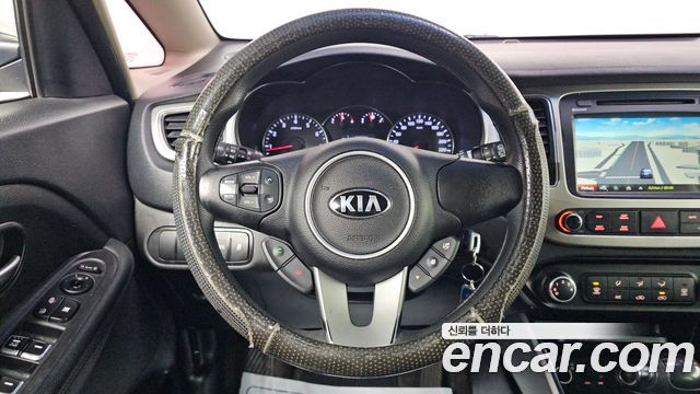 Kia Carens 2.0 LPI Luxury 2017 — фото 14