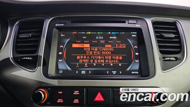 Kia Carens 2.0 LPI Luxury 2017 — фото 17