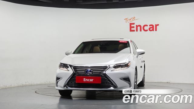 Lexus ES300h Executive XV60 2017 — фото 3