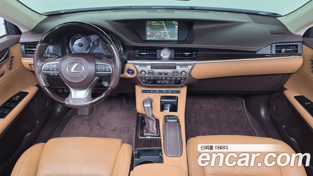 Lexus ES300h Executive XV60 2017 — фото 7