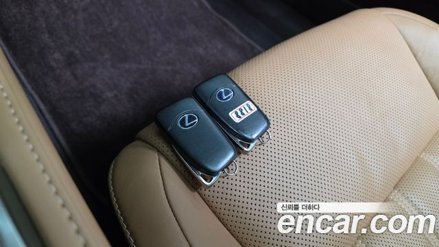 Lexus ES300h Executive XV60 2017 — фото 27