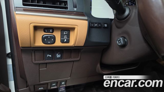 Lexus ES300h Executive XV60 2017 — фото 35
