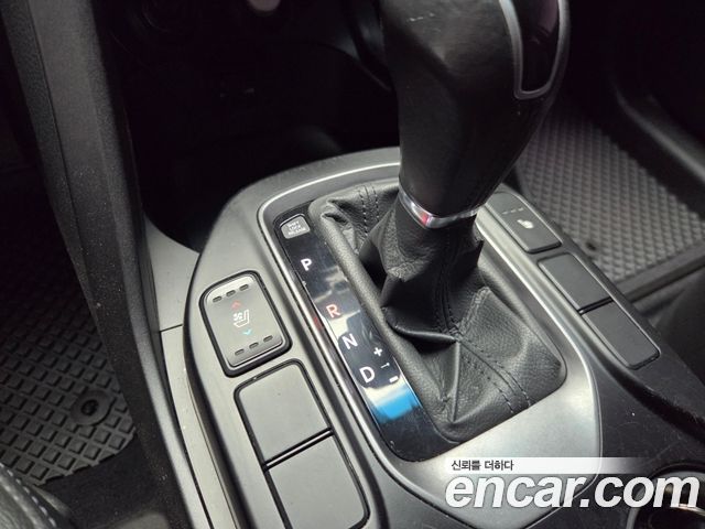 Hyundai Santa Fe (DM) Diesel(e-VGT) 2.0 2WD Premium 2013 — фото 17