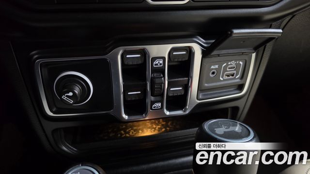 Jeep Wrangler (JL) 2.0 Overland Power Top 4Door 2022 — фото 28